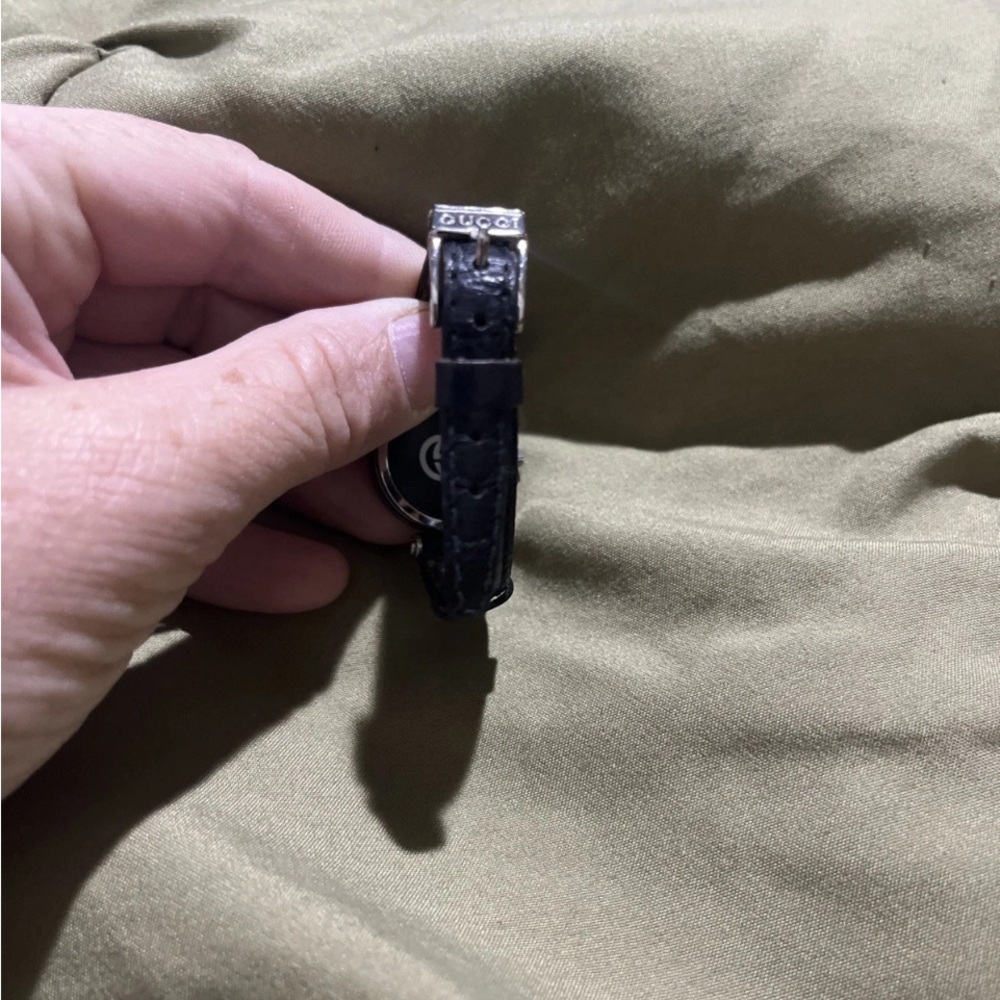 Working Gucci Silver Dial Watch with Black Strap - Picture 3 of 4